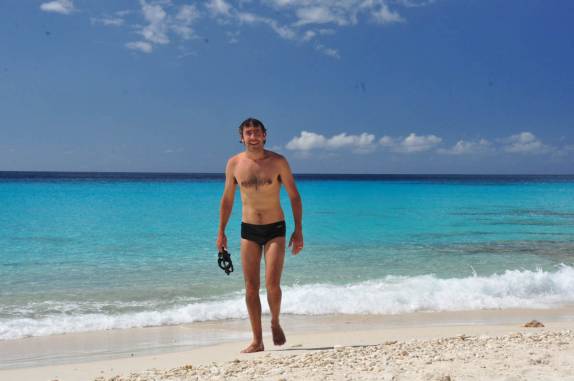 Muito sol e mar azul na praia de Klein Knit, em Curaçao